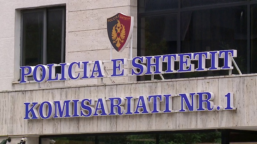 “Në gjendje të rëndë pasi e rrahën”/ Policia mohon akuzat: I arrestuar por në shëndet të plotë