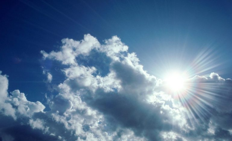 Parashikimi i motit/ Java nis me kthjellime dhe ulje të lehtë temperaturash