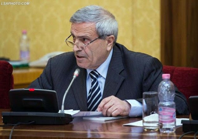 “Jeni pozitive me Covid-19”, Namik Dokle ndan situatën e pazakontë në pazar: Çfarë t’u thuash njerëzve të tillë?!