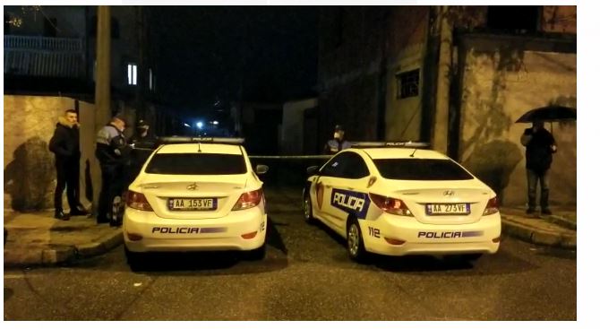 Shpërthim me tritol në makinën e parkuar në oborrin e shtëpisë