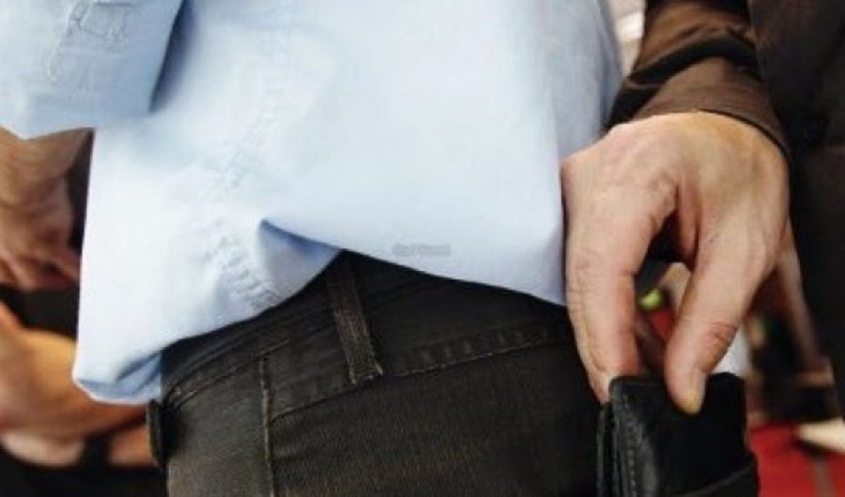 Nisin vjedhjet e portofolave, dy në pranga