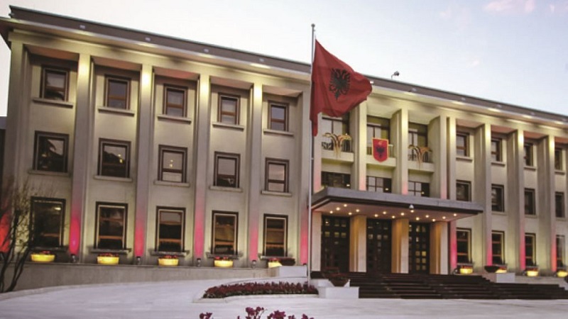 Betohet sot para Presidentit Meta anëtari i Gjykatës Kushtetuese, Altin Binaj