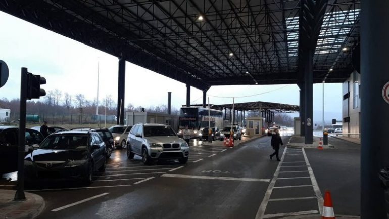 Do kalojnë festat e fundvitit në Atdhe, fluks emigrantësh në pikat e kalimit kufitar në Kosovë