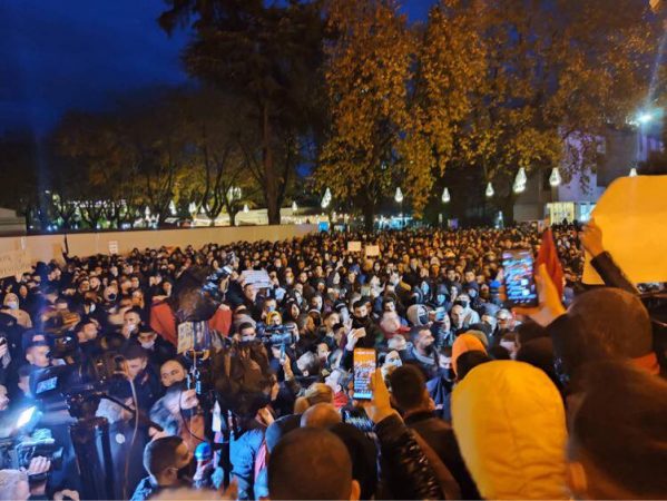 EMRAT/ Protesta për vrasjen e Klodian Rashës, arrestohen 3 organizatorë nga Tirana e Durrësi, 6 akuzat që rëndojnë mbi ta