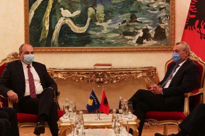 Ruçi pret delegacionin e PDK: Nuk do të lejojmë të njolloset imazhi i Kosovës dhe luftës së UÇK-së!