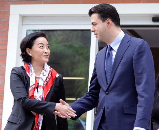 Basha darkë jozyrtare me ambasadoren Yuri Kim