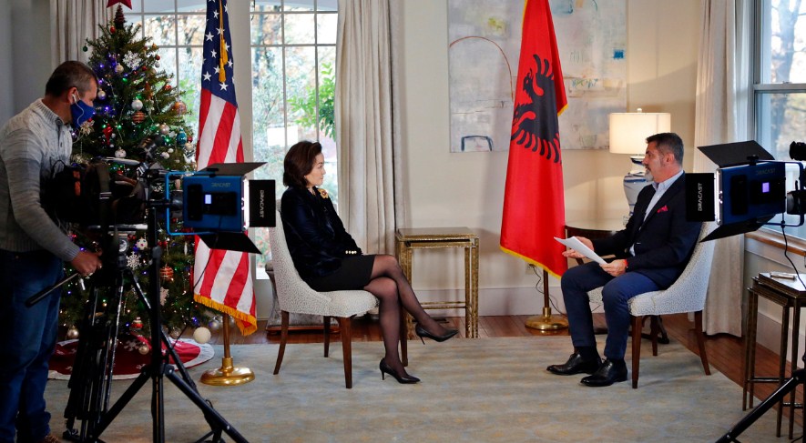 “Mjaft me lojëra!” Yuri Kim mesazh të fortë: Mos të priten zgjedhjet e ardhshme për Gjykatën Kushtetuese