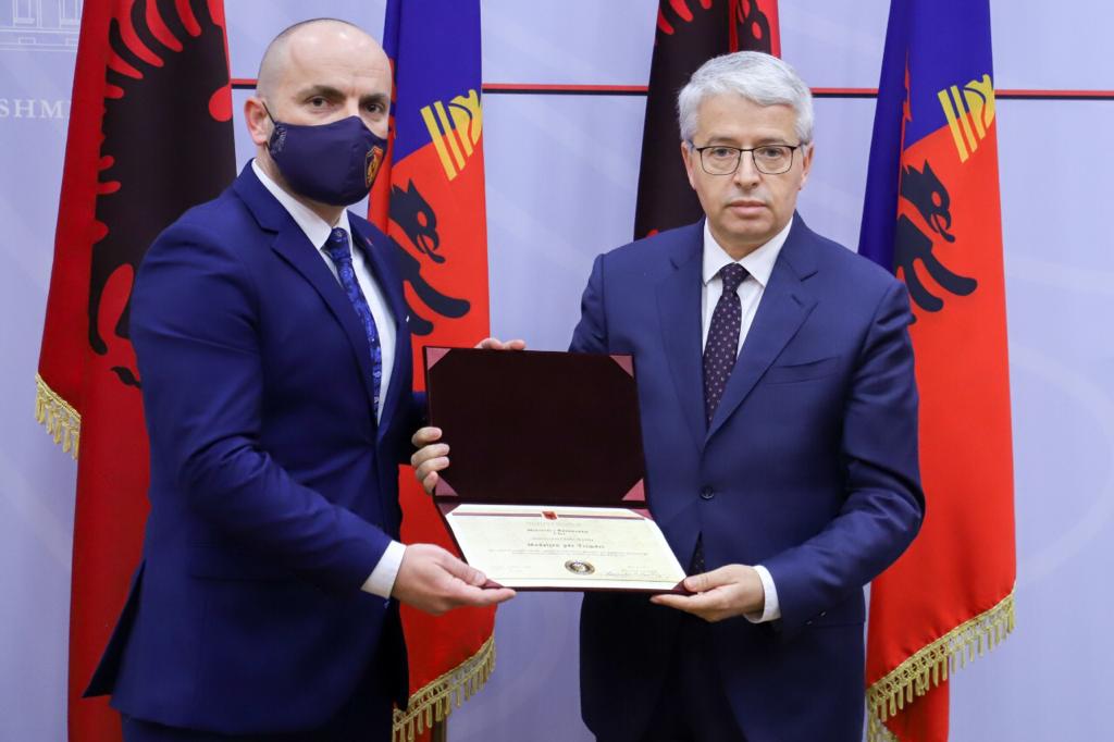 Lirimi i fëmijëve nga kampet në Siri/ Medalje trimërie për 2 oficerët e Antiterrorit