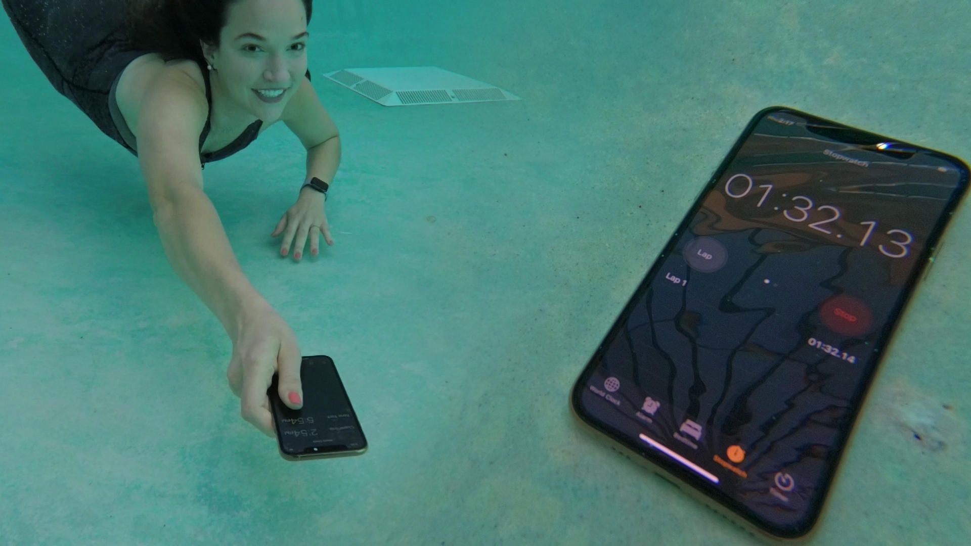 Gënjeu për Iphone&#8230; Italia i vendos gjobë “të çmendur” Apple-it