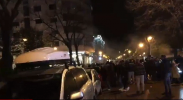 Protestuesit futen në ish-Bllok, kaos dhe te Banka e Shqipërisë