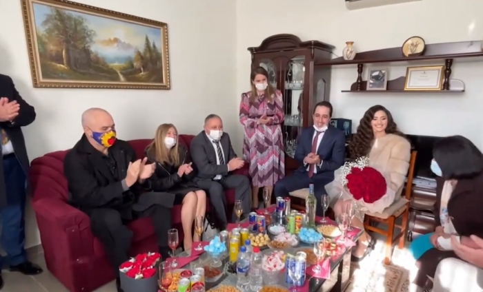 Rama bëhet “kumbar” i fejesës së inxhinierit turk me vajzën nga Mamurrasi