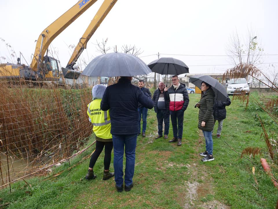 Situata nga përmbytjet/ Kryebashkiakja Sako inspektim në terren: Hidrovori punon me kapacitet të plotë