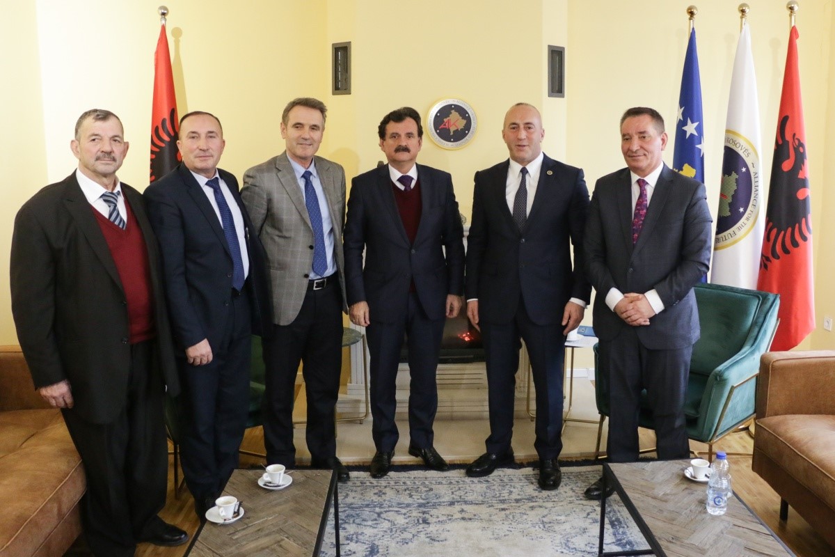 Zgjedhjet e 14 shkurtit, Haradinaj nënshkruan marrëveshje me Partinë Shqiptare Demokristiane në Kosovë