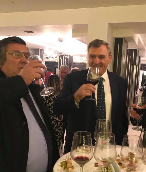 Agron Duka i pikëlluar, humb mikun e shtrenjtë