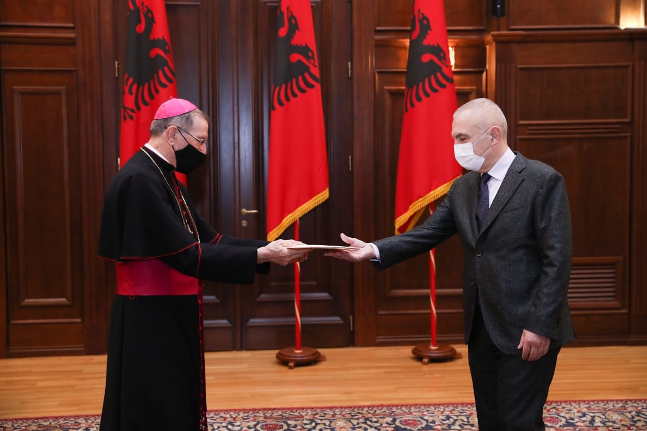 Meta pret Nuncin Apostolik Luigi Bonazzi: Të palëkundur për të vazhduar rrugën e integrimit evropian!