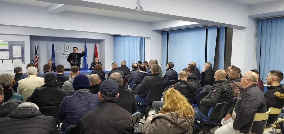 Dikur bastion i PD-së në Durrës, Paloka karikon grupseksionet: Të kthehemi në fitoret e bujshme (FOTO)