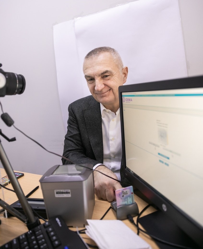 Meta aplikon për kartë të re biometrike, thirrje qytetarëve: Çdo neglizhencë penalizon të ardhmen europiane të vendit