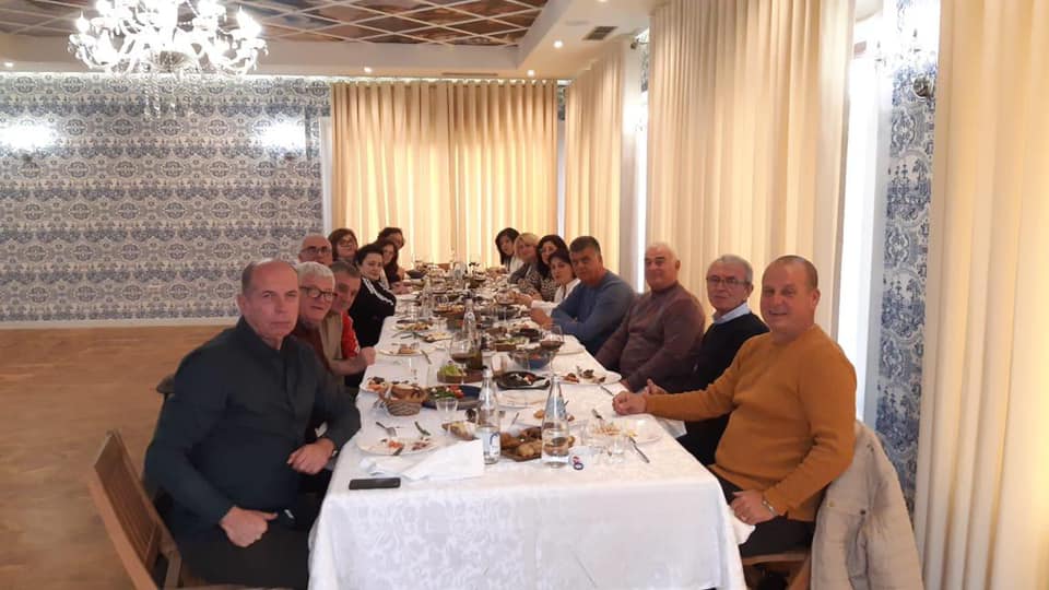 Lefter Koka nis fushatën, mbledh personalitetet e njohura të futbollit durrsak