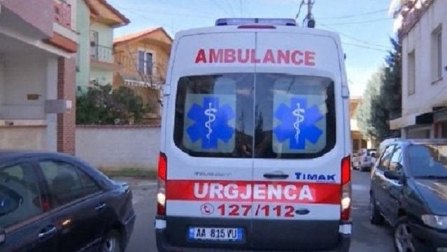 Bie nga lartësia në një pallat në ndërtim, plagoset 53-vjeçari