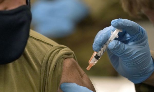 BE synon të vaksinojë 70% të të rriturve deri në qershor