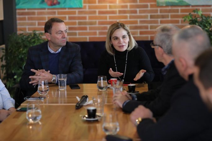 Kryemadhi: Po kalojmë nga kriza në krizë, paaftësi menaxhimi