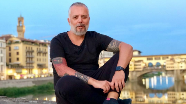 Sokol Balla baba për herë të tretë, zbulon gjininë dhe emrin e bebes