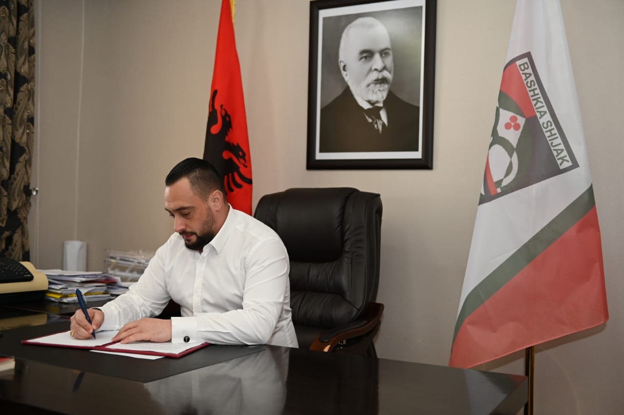 Kryebashkiaku Arbana: Dëmshpërblim për të gjitha familjet e përmbytura në Shijak