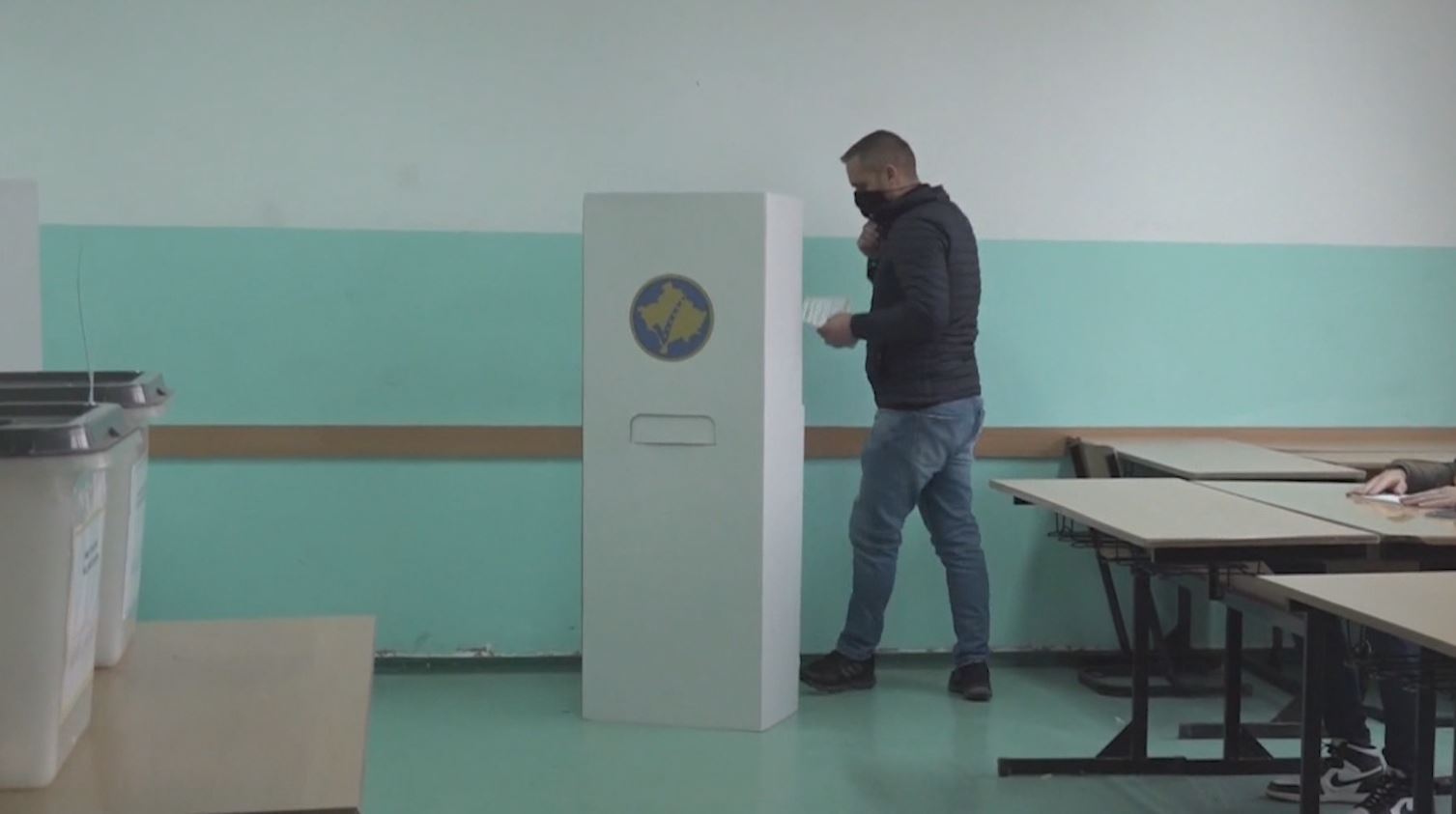 Zgjedhjet në Kosovë, kuti lëvizëse për votuesit me Covid