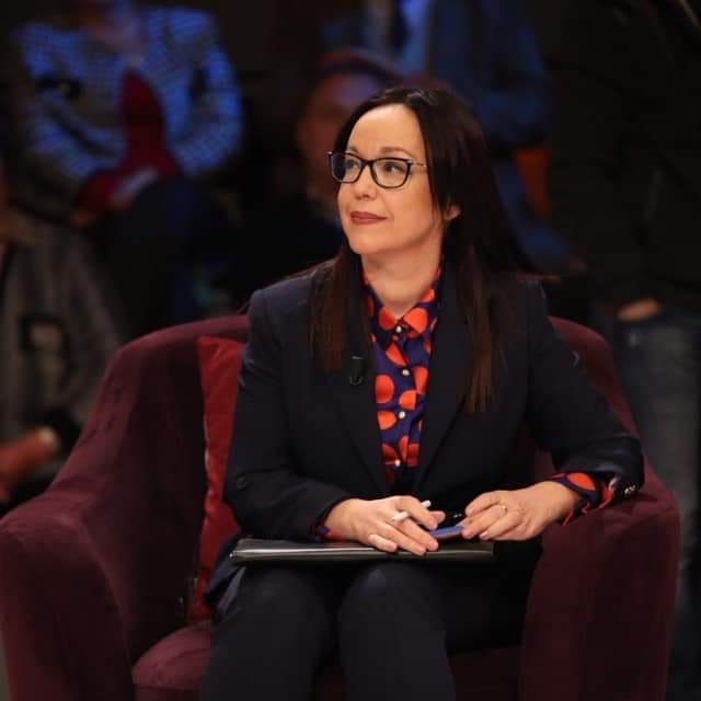 Deputetja durrsake Klodiana Spahiu humb babanë: Sa shumë do na mungosh i miri ynë!