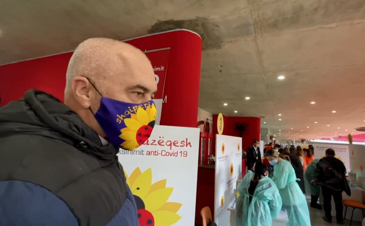 Dita e dytë e vaksinimit, Rama tregon mesazhet që mori pasi bëri vaksinën: Më pyesnin…