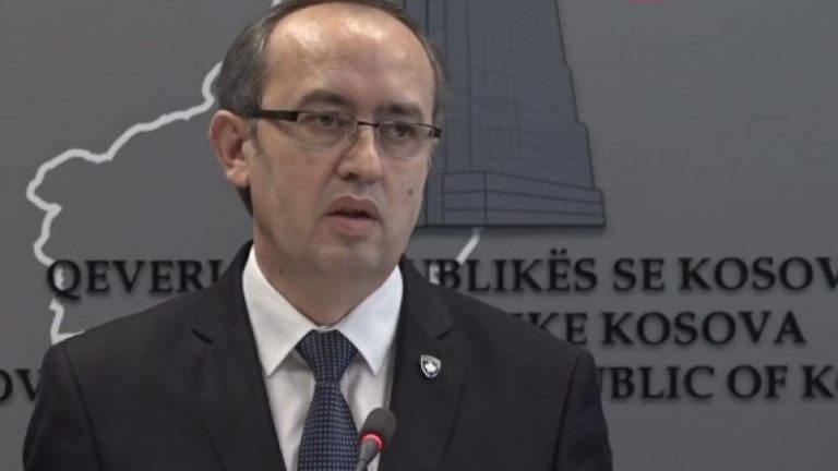 Hoti: Vaksinat antiCovid mbërrijnë në shkurt, synojmë vaksinimin e 20 mijë qytetarëve në ditë