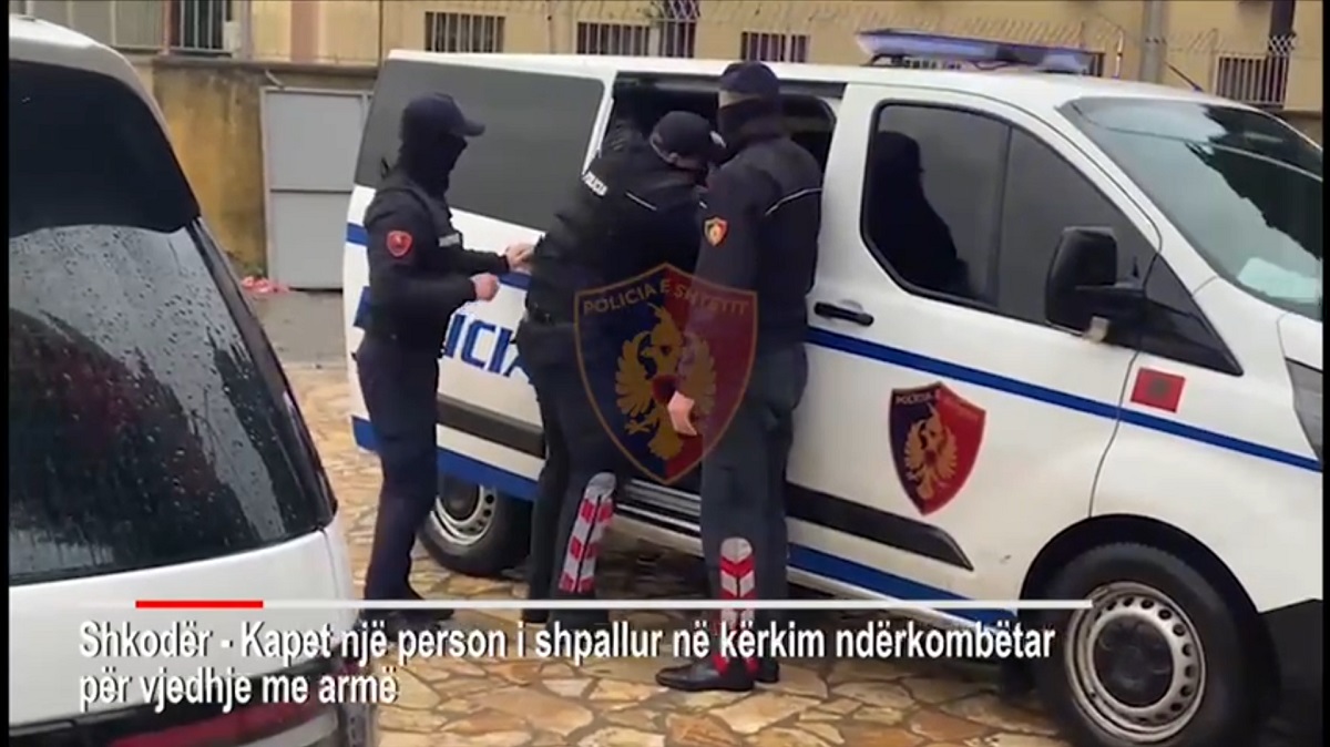 Vodhi me armë në Itali, arrestohet me qëllim ekstradimi 23-vjeçari