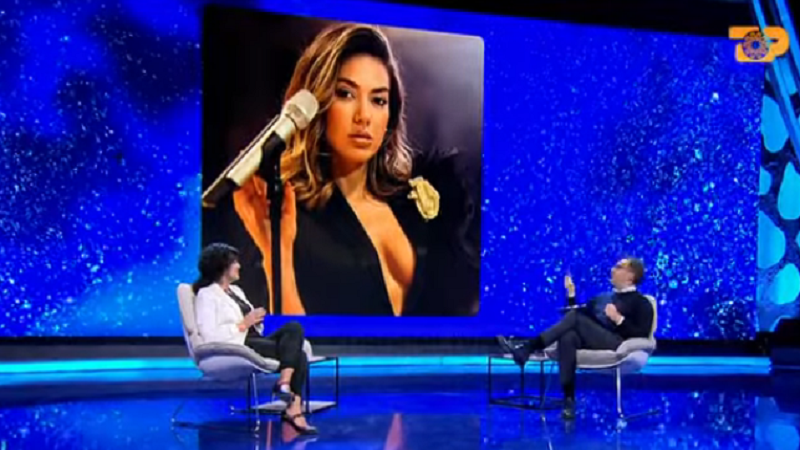 Reagimi i çuditshëm i shkrimtares kur shfaqet fotoja e Elvana Gjatës