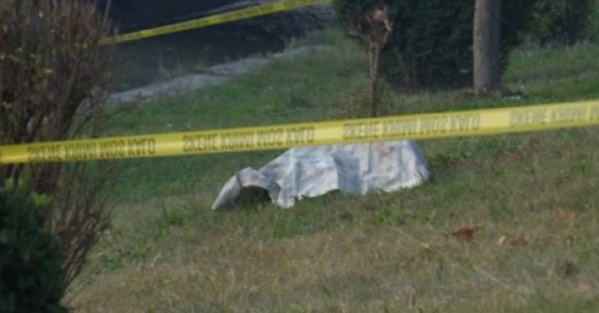 Gjendet një person i pajetë në një përrua