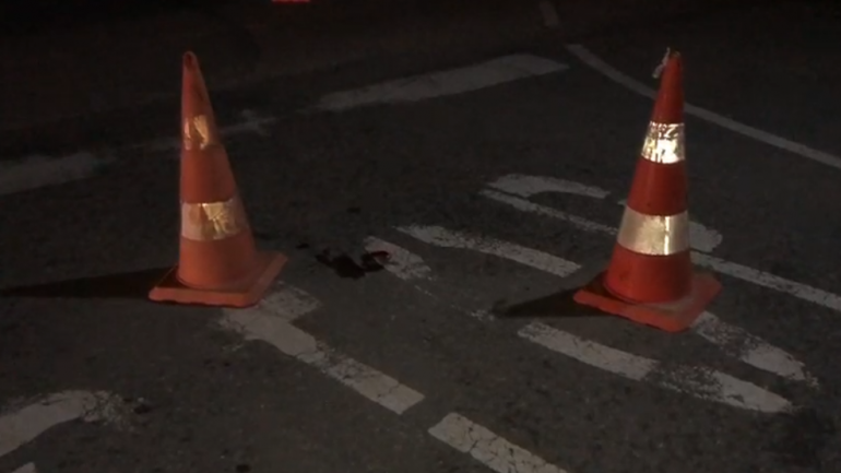 U përplas nga një mjet, këmbësori humb jetën në spital