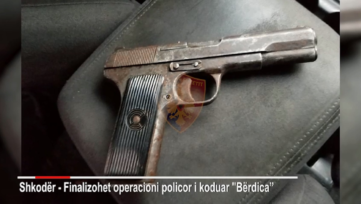 Kishte armë me vete dhe shkoi në lokal, arrestohet 48-vjeçari