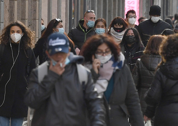 Rritet numri i rasteve të reja me Covid-19 në Itali, 467 viktima