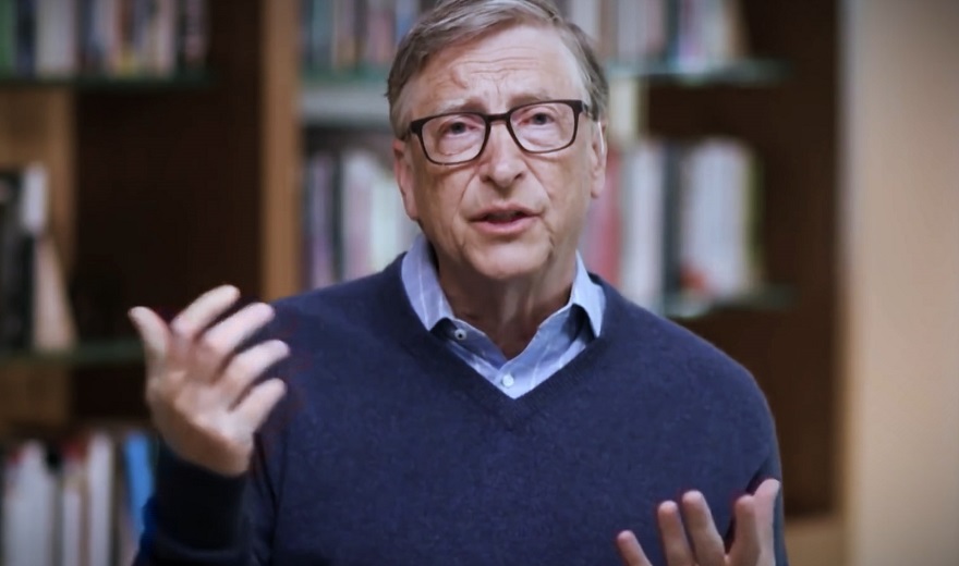 Bill Gates merr dozën e parë të vaksinës antiCovid: Ndihem për mrekulli