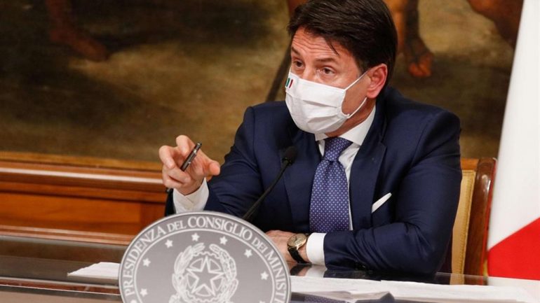 Italia në vend të parë në BE për vaksinimin, Conte: 1 mln qytetarë morën vaksinën