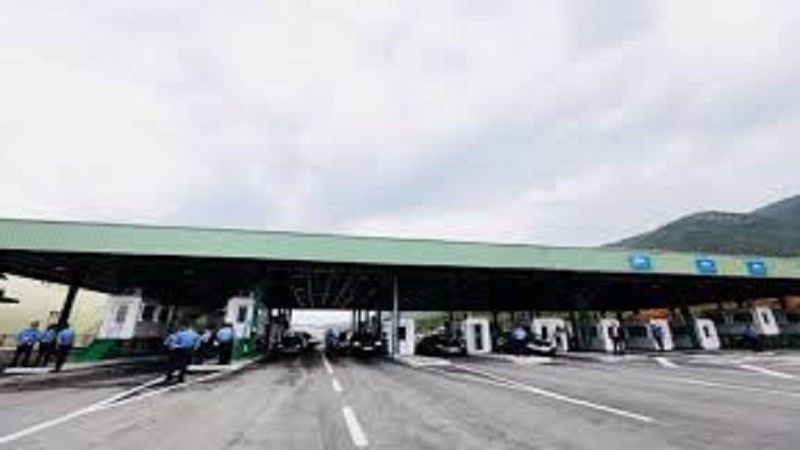 Tenton të hyjë në Kosovë, pa mjet identifikimi, duke i dhënë lekë policit, arrestohet shqiptari