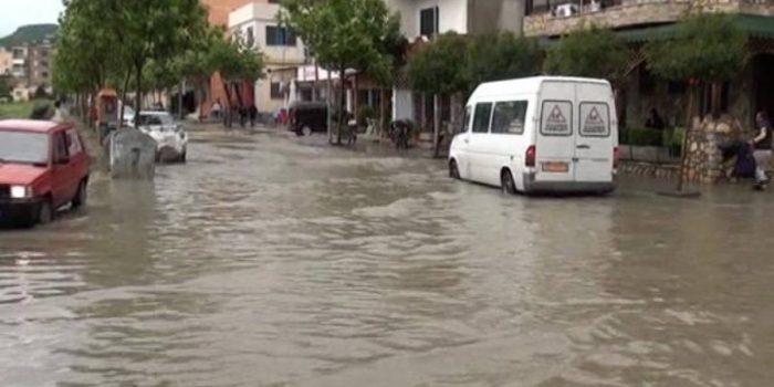 Njoftim i rëndësishëm për situatën emergjente të përmbytjeve në Durrës, evakuuime dhe bllokime