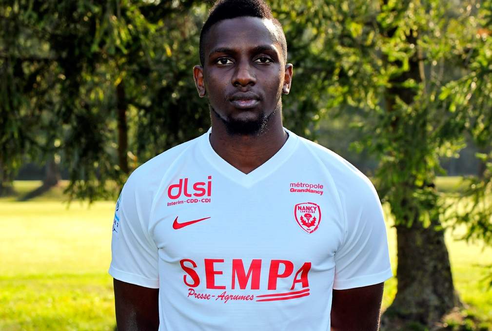 E rëndë, pëson atak kardiak dhe humbet jetën sulmuesi 30-vjeçar!