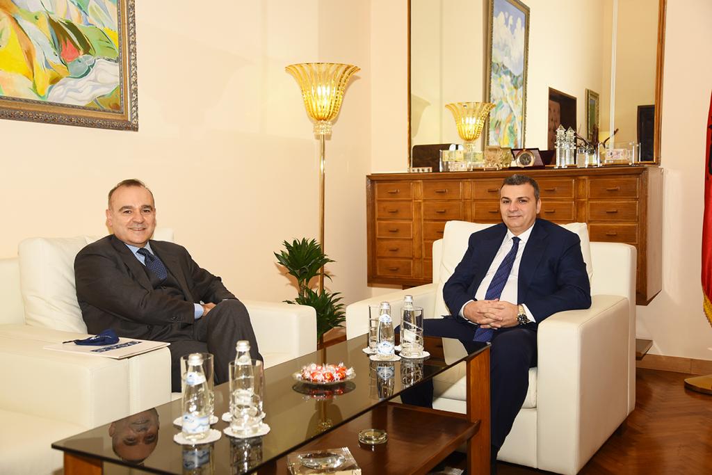 Guvernatori Sejko takohet me ambasadorin e ri të OSBE-së në Shqipëri, diskutojnë për situatën e krijuar nga Covid