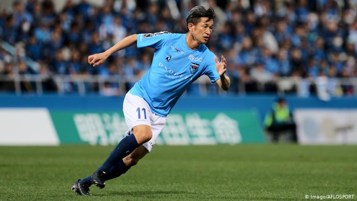 Futbollisti më i vjetër në botë, rinovon sërish kontratën