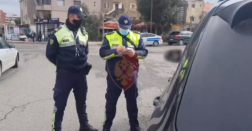 Lëviznin pa maska në rrugë, gjobiten 421 qytetarë (VIDEO)