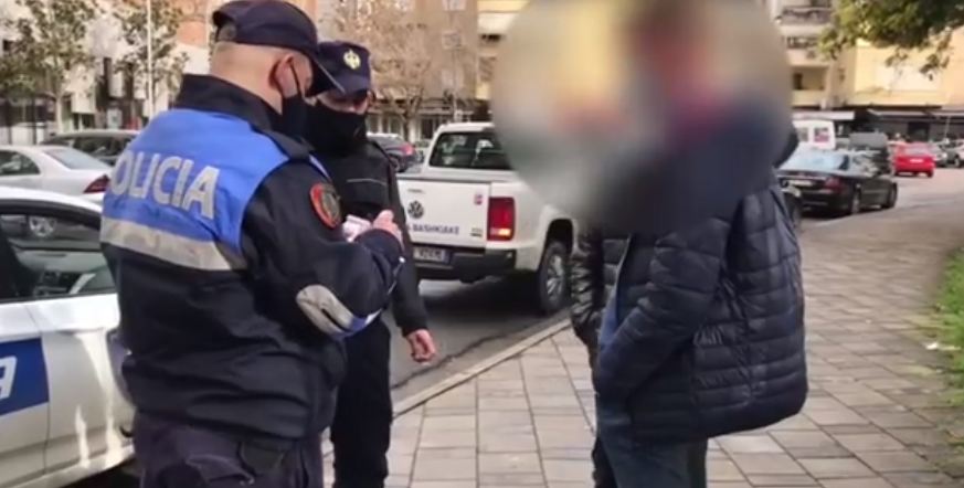 1231 qytetarë të gjobitur prej maskave, 1 mln lekë administratorit të një biznesi (VIDEO)