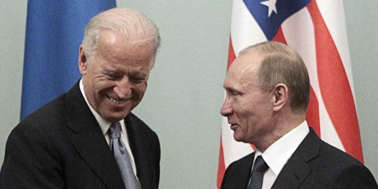 Biden zhvillon bisedën e parë telefonike me Putinin