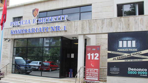 Arratiset nga komisariati në Tiranë 30-vjeçari i arrestuar