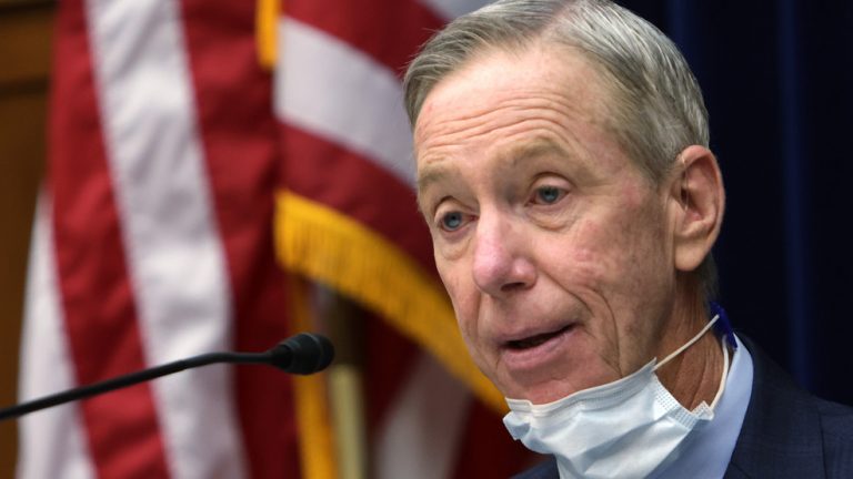 Bëri vaksinën antiCovid, kongresmeni demokrat në SHBA rezulton pozitiv