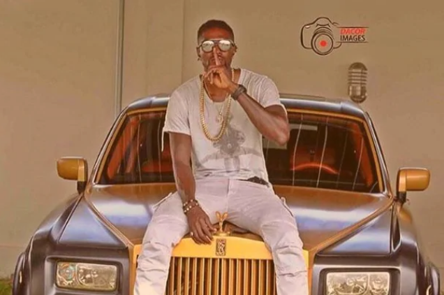 Kontroversi Adebayor: S’ma ndjen të bëj bamirësi, bëj e ha ç’të dua!